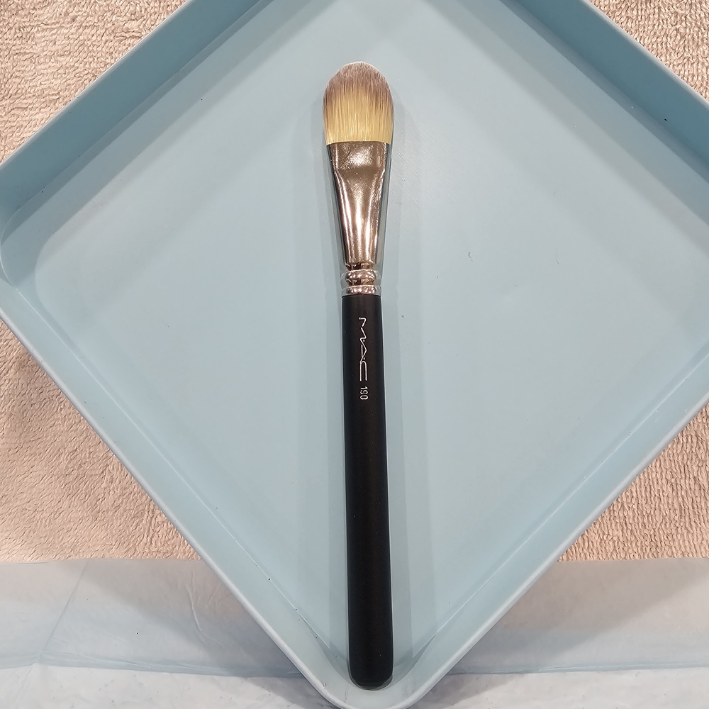 MAC Cosmetics Foundation Makeup Brush